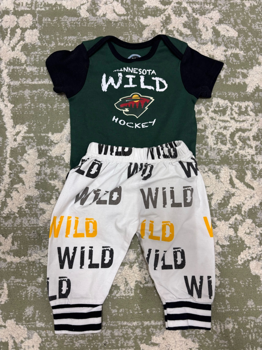 Minnesota Wild Baby 3-6M Onesie and Pant Set